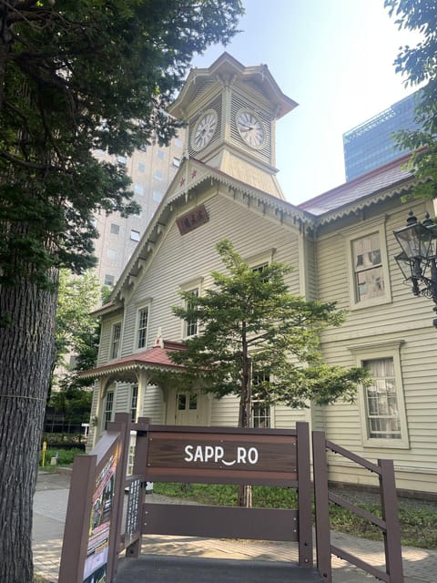 1-Day Walking Tour in Sapporo: Historical Sights of Sapporo - Seafood lunch inside 2jo Fish Market