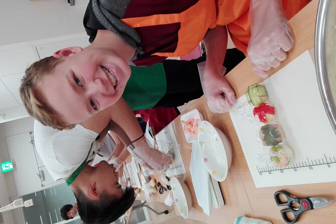 2 hours sushi class - Tea, conversation, and a meal you made yourself