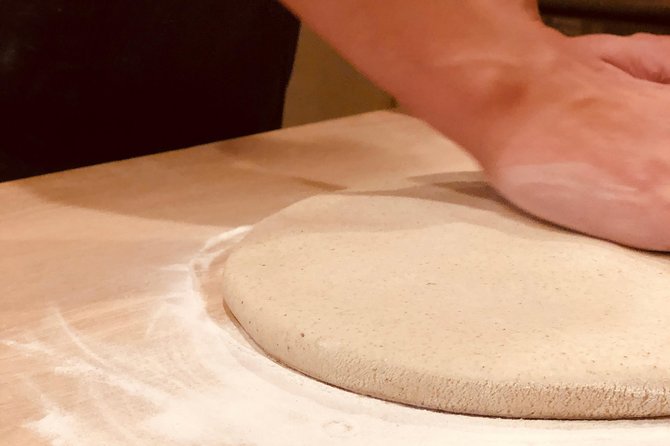 A pairing experience in Sapporo where you can enjoy tempura and 3 kinds of Hokkaido-only sake, along with a soba-noodle making experience! - Three local sakes, served two ways