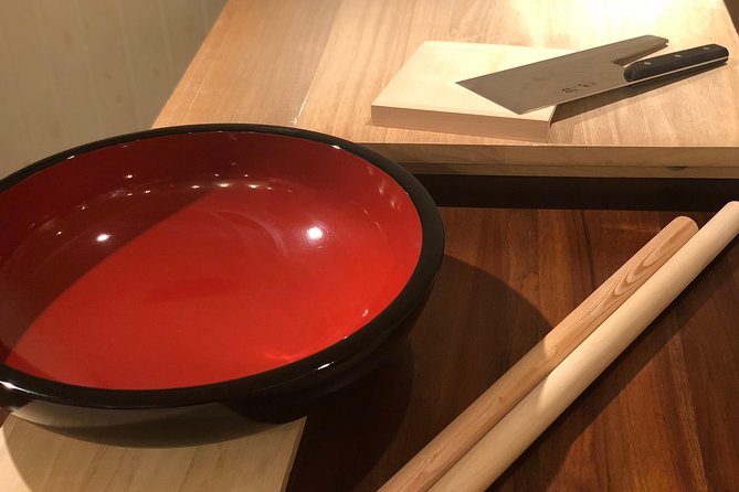 A pairing experience in Sapporo where you can enjoy tempura and 3 kinds of Hokkaido-only sake, along with a soba-noodle making experience! - A small group changes the experience
