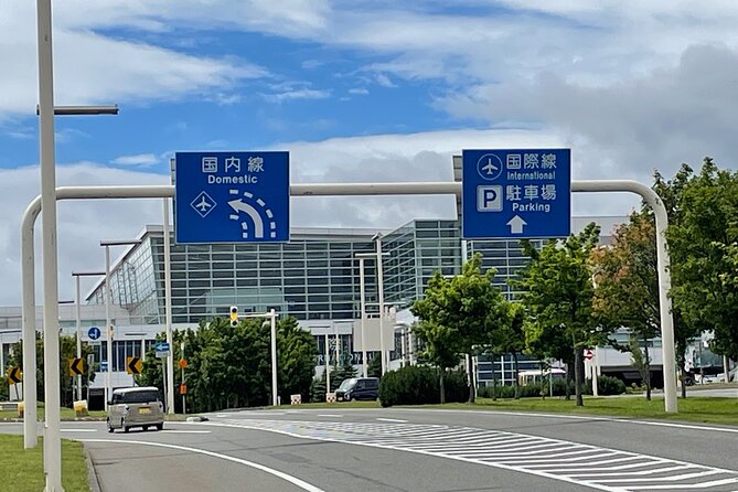 Airport Transfer Standard Taxi (up to 3guests) - Door-to-door service and the value of the price