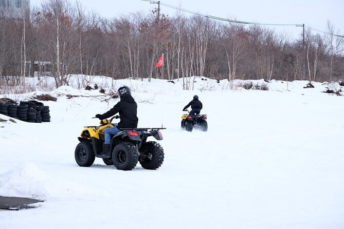 ATV & Snowmobile in Chitose - Getting ready with the supplied winter gear
