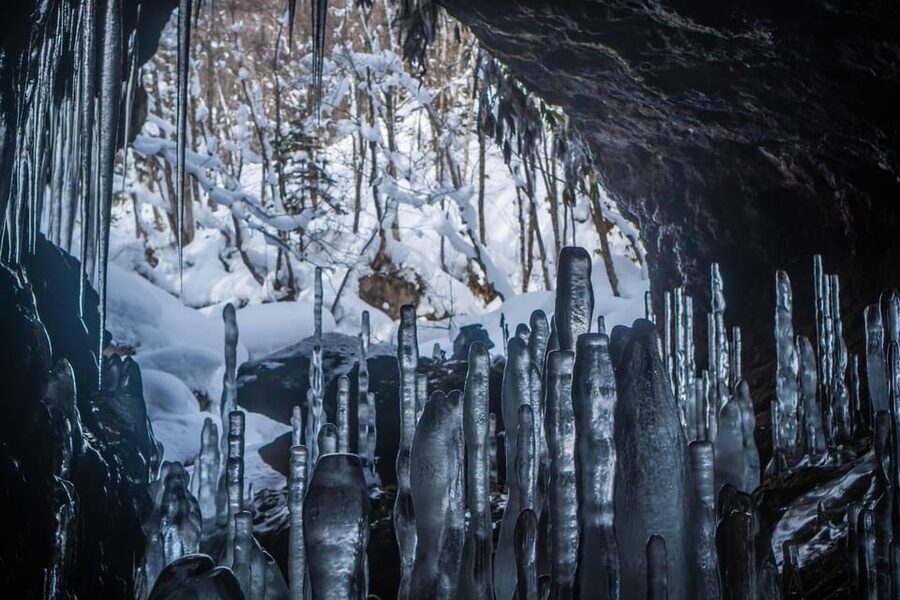Bamboo Ice Cave: Snowshoe to see a natural phenomenon! - Key points to know before booking