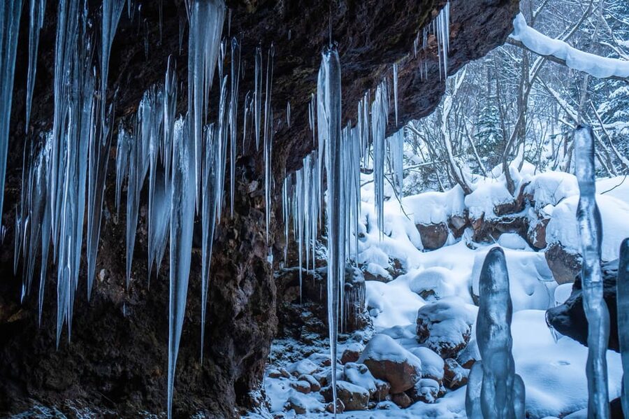 Bamboo Ice Cave: Snowshoe to see a natural phenomenon! - Practical planning for your Noboribetsu day