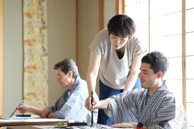 Calligraph Name in Japanese and Dress in Kimono - A quiet Japanese lesson in a Sapporo tatami room