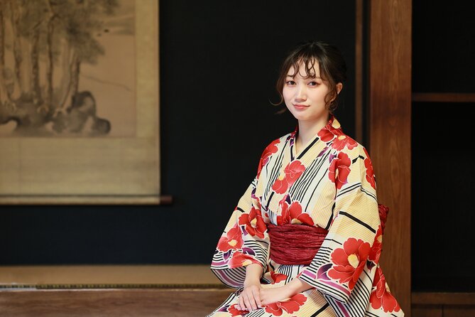 Elegant Kimono Photoshoot at Historic Nagayama Residence Sapporo - Posing with a professional photographer