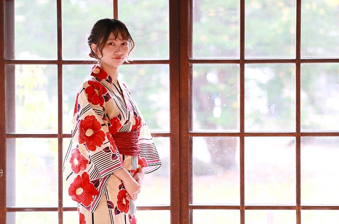 Elegant Kimono Photoshoot at Historic Nagayama Residence Sapporo - Gardens, architecture, and the value of variety
