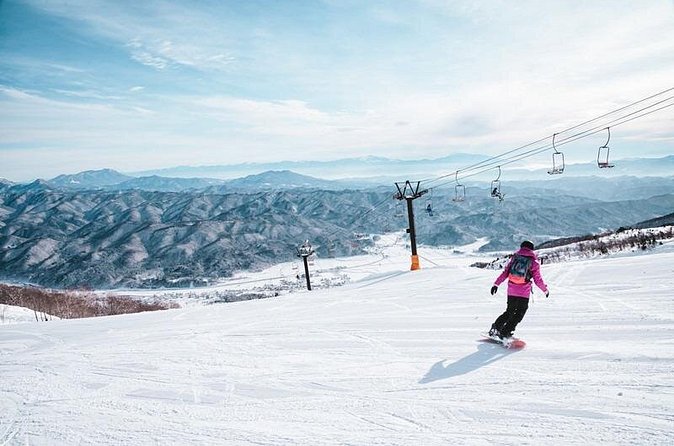 Full Day Private Skiing / Snowboarding Tour in Sapporo - Hoheikyo Onsen is the payoff