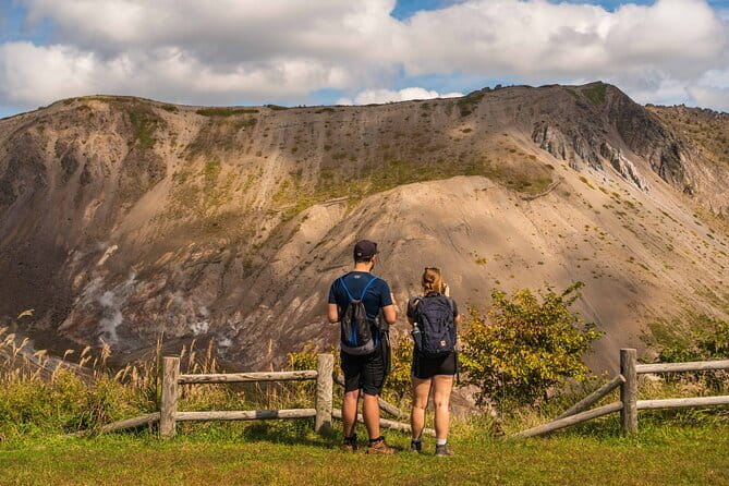 Hike Mt. Usu and visit Lake Toya Day Tour - The 2000 eruption at the Toya-Usu Geopark Center