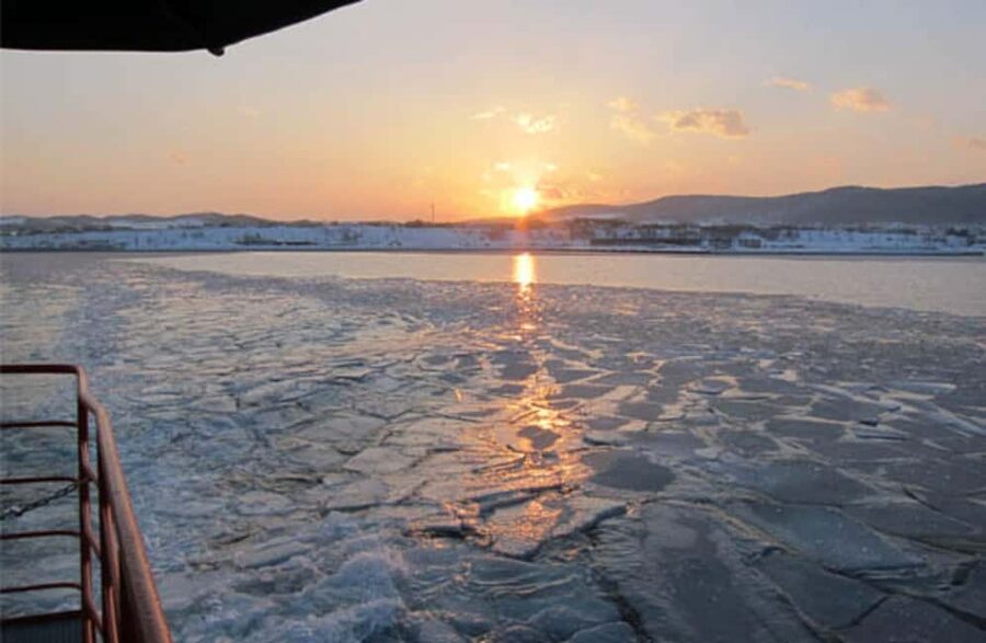 Hokkaido Asahiyama Zoo, Icebreaker GARINKO GO Sunset Tour - Two short secret stops on the return