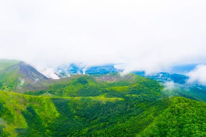 Hokkaido Day Tour: Lake Toya, Noboribetsu and Mount Usu - Meeting point and what to bring