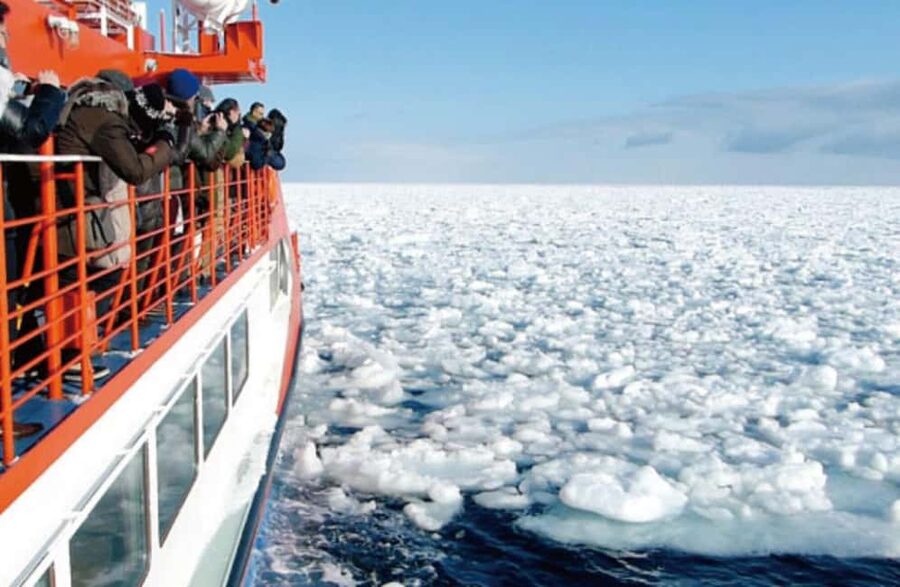 Icebreaker GARINKO GO III Cruise Explore Ice and Snow Tour - Japanese service, with limited language support