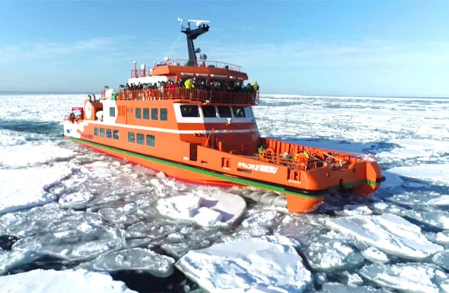 Icebreaker GARINKO GO III Cruise Explore Ice and Snow Tour - A 12-hour winter day from central Sapporo