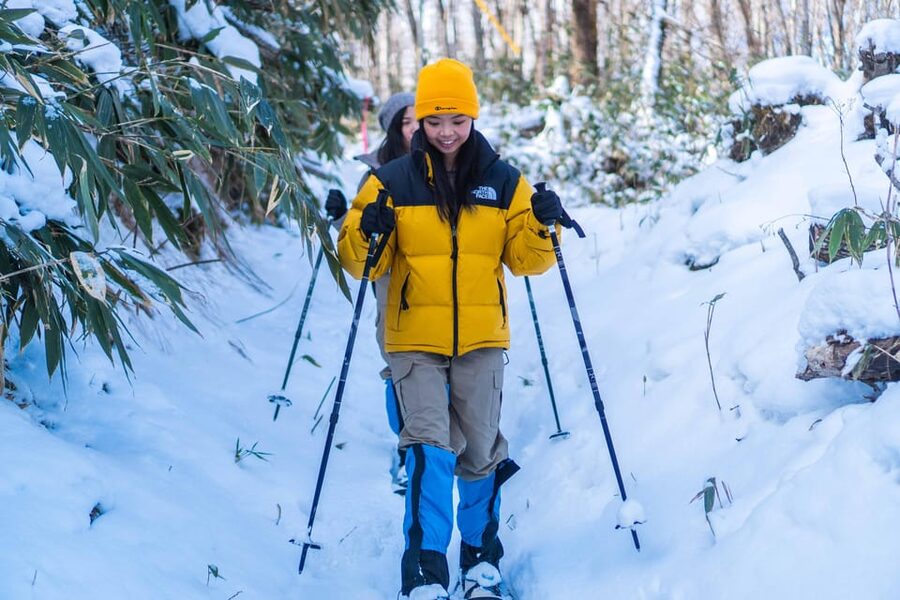 Lake Tachibana: Snowshoe to a frozen lake! - The route from Karurusu Onsen to the ridgeline