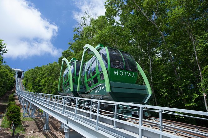 Mt. Moiwa Ropeway / Moriscar Ticket - The ropeway gondola and its five-minute ascent