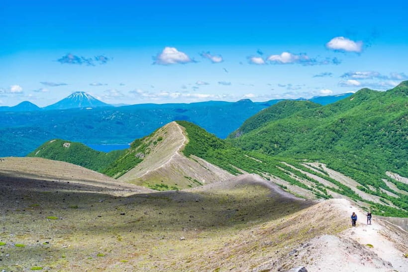 Mt. Tarumae: Active Volcano Lava Dome Hike - The descent and return to Noboribetsu