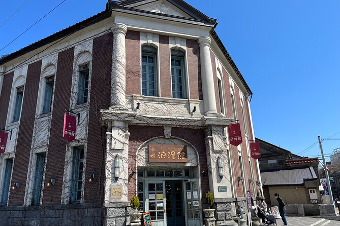 Otaru Private 4hr Walking Tour: Tailored for You - What the guide adds to the walk