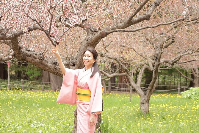 Private Kimono Styling with Memory Photos by a Bridal Stylist - Choosing your kimono and accessories in Shinkawa