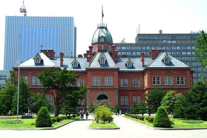 【Private Sightseeing Special City Tour from Sapporo Station】 - Key points at a glance