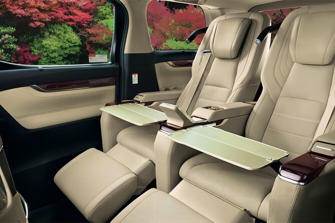 Private Transfer Hakkaido Sapporo to New Chitose Airport CTS - Meeting your driver at the hotel lobby