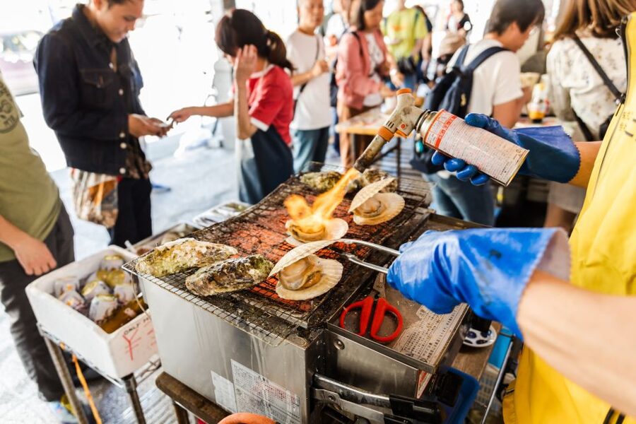 Sapporo: Custom Highlights and Hidden Gems Tour with a Local - Ramen Alley, seafood, and kaisen-don