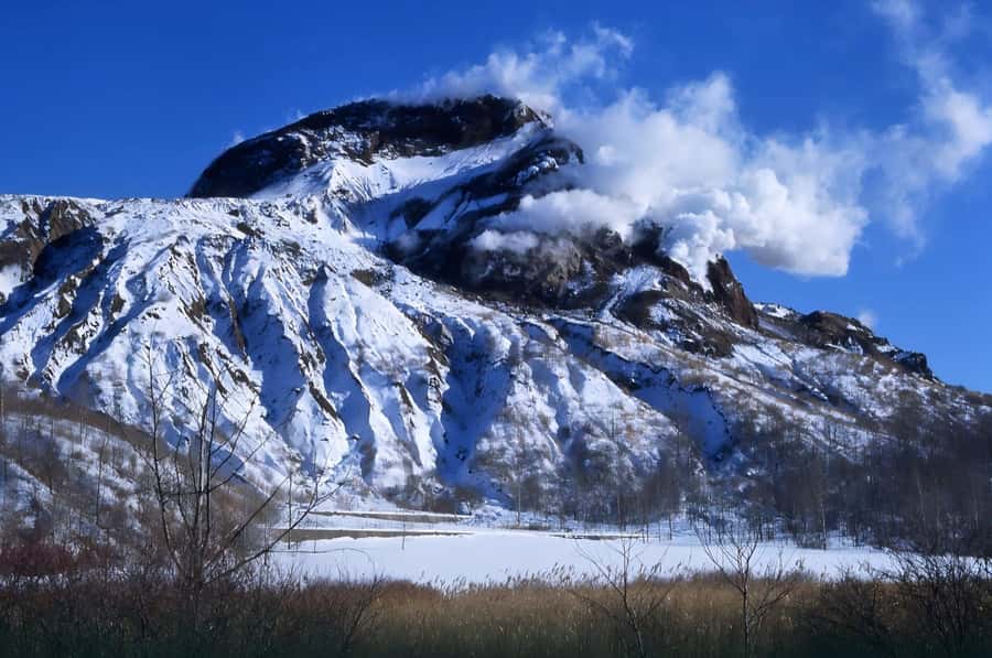 Sapporo: Hokkaido, Noboribetsu and Lake Toya Day Tour - What to bring and who should book