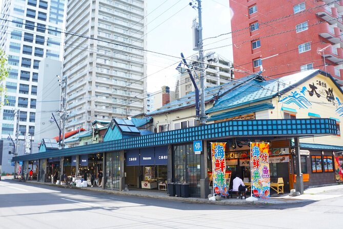 Sapporo: Nijo Market Guided Tour with Seafood Meal - Why Nijo Market makes a good first Sapporo food stop