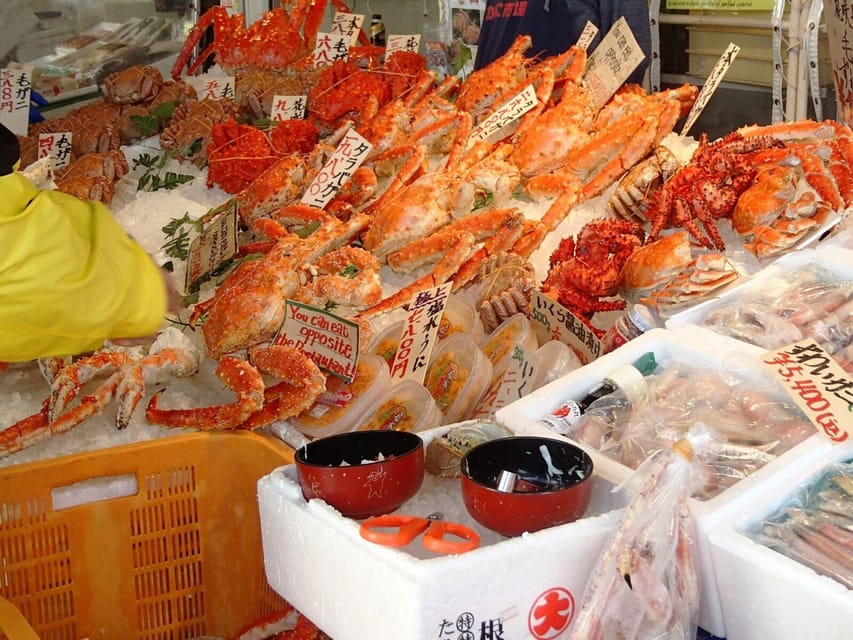 Sapporo: Sacred Shrine, Seafood Market & Shiroi Koibito Park - Hokkaido Shrine and the wide paths of Maruyama Park