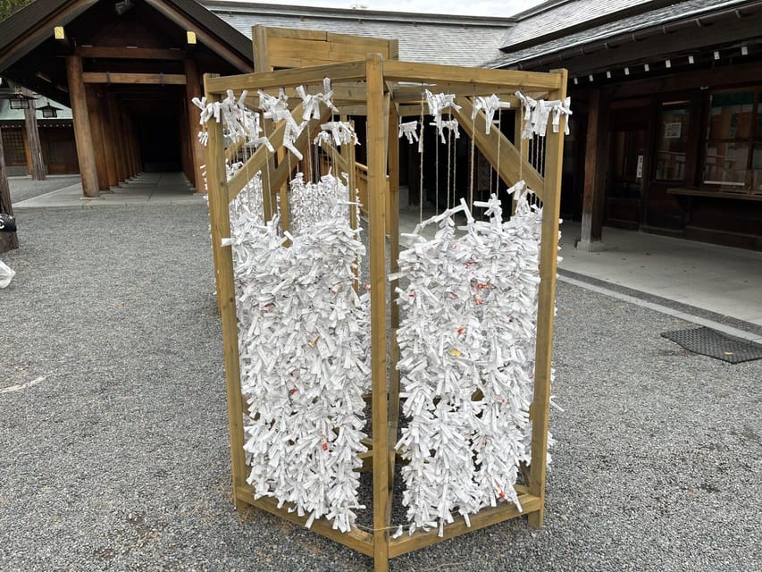 Sapporo: Sacred Shrine, Seafood Market & Shiroi Koibito Park - What to wear and carry through the seasons