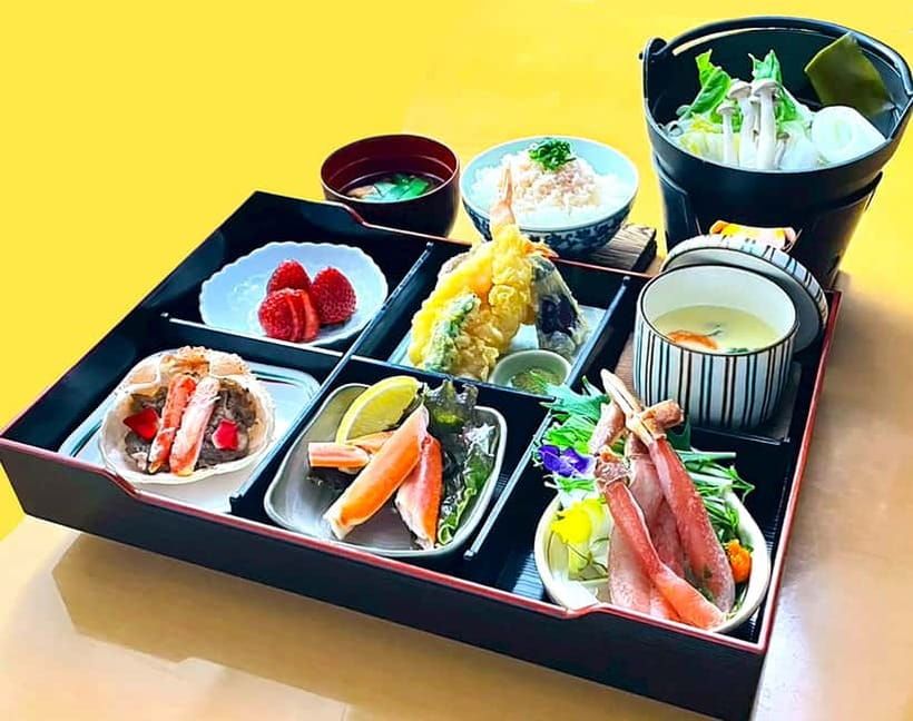 Sapporo: Sumo Show Experience with Japanese food & Photo - Watching the former wrestlers fight