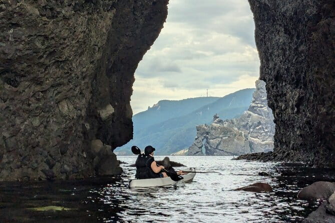 Sea Kayaking Tour - Otaru Coastal Adventure - The five-minute secret stop and 10-minute swim