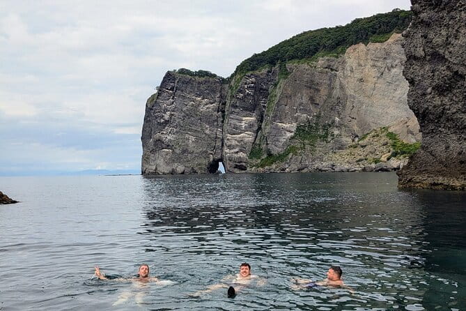 Sea Kayaking Tour – Otaru Coastal Adventure - Guide quality and the first-timer experience