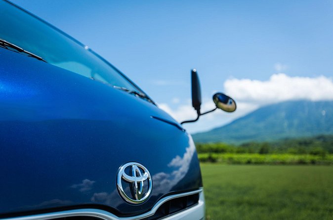 SkyExpress Private Transfer: Sapporo - Niseko (8 Passengers) - Arrival at a Niseko hotel or chalet