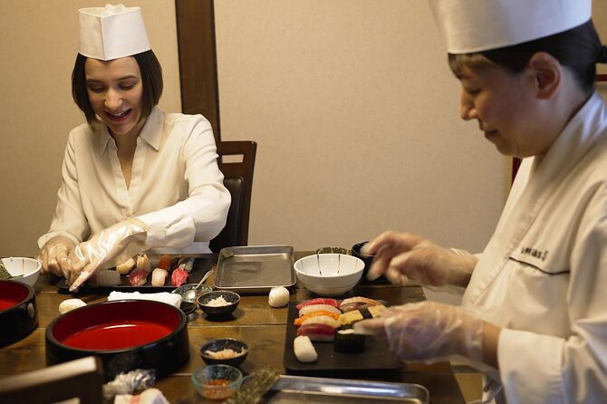 Taught by a professional! Making sushi with Hakodate's Fresh Fish - Making nigiri with seafood from Hokkaido